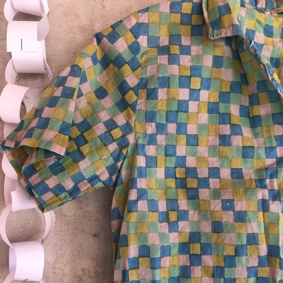 Cropped Short Sleeve Shirt - Picture 4 of 5